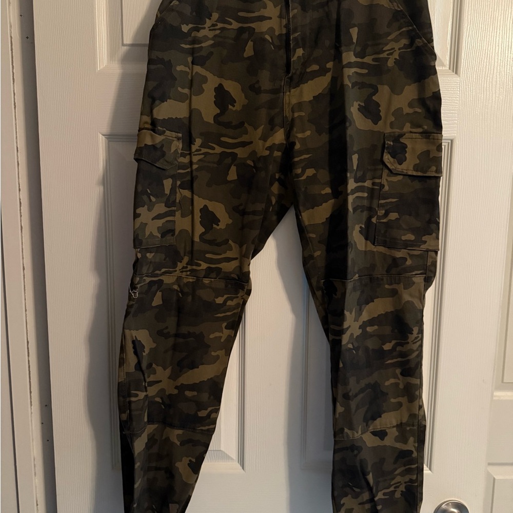 Women  Camouflage Cargo Pants